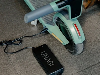 Slik kobler du et 24v-batteri til en elektrisk scooter