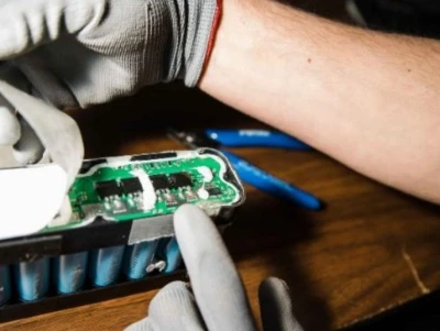 Slik sjekker du batteriets BMS for feil